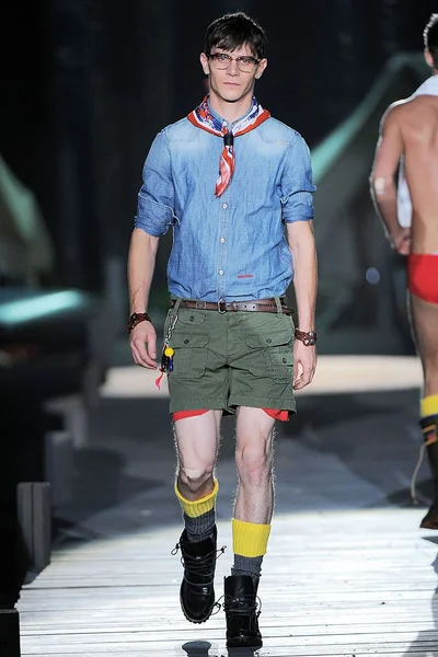 Look 28
